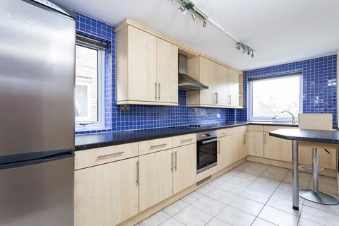 2 bedroom apartment to rent, Woodhaven Gardens, Barkingside IG6