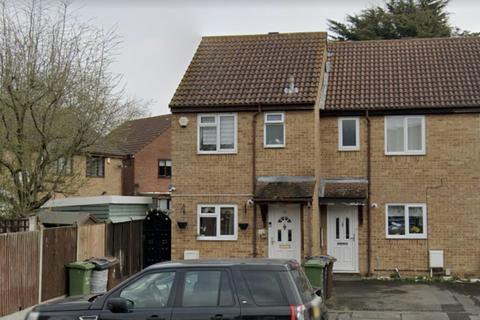 2 bedroom terraced house to rent, Holden Close