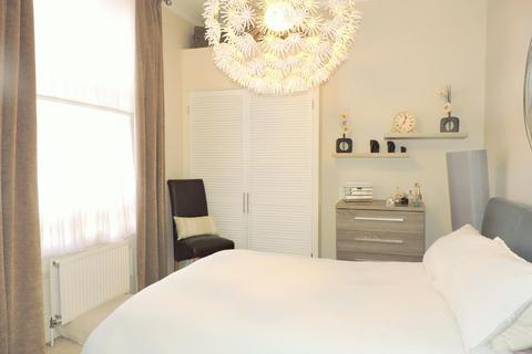 2 bedroom apartment to rent, Hova Villas, Hove