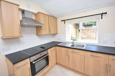 3 bedroom terraced house to rent, Aylesbury HP20