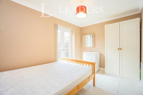 4 bedroom townhouse to rent, Duchess Place, Chester, CH2