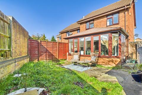 3 bedroom end of terrace house for sale, Barclay Road, Calcot, Reading, Berkshire, RG31