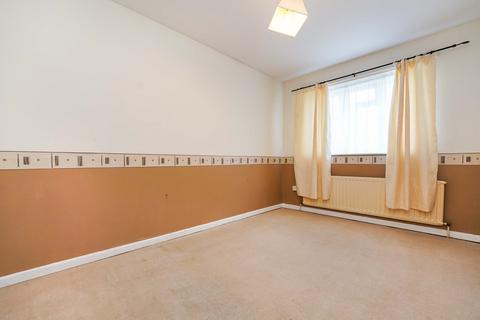 2 bedroom flat to rent, Folly View Road, Faringdon