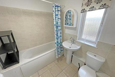 2 bedroom maisonette to rent, Mitcham Place, Bradwell Common, Milton Keynes, MK13 8BS