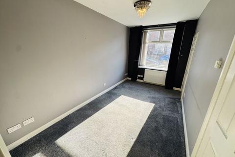 2 bedroom terraced house to rent, Bateman Street, Horwich