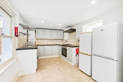 4 bedroom house to rent, Musjid Road Battersea SW11