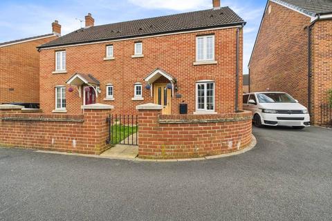 3 bedroom semi-detached house for sale, Coltishall Close, Quedgeley, Gloucester, Gloucestershire, GL2