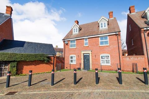 5 bedroom detached house for sale, Buttercup Road, Hitchin SG5