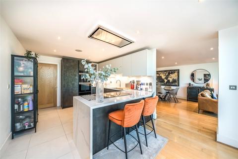 3 bedroom apartment for sale, Galleon House, St George Wharf SW8