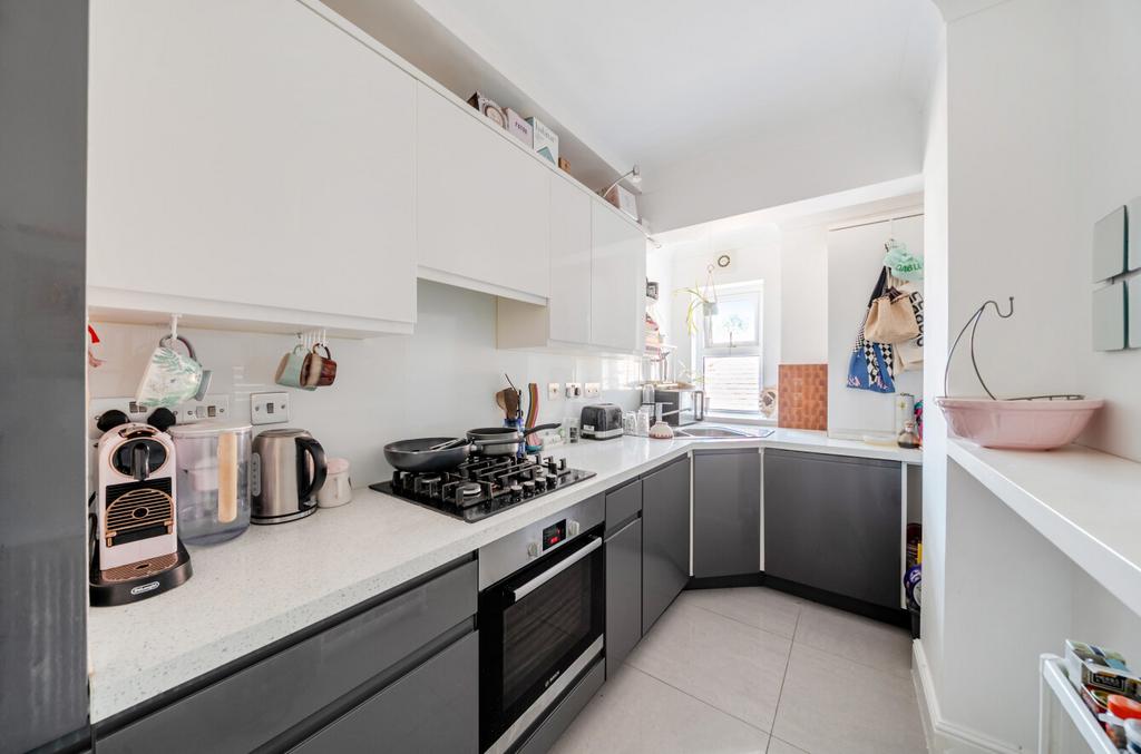 Apartment in Hove, Brighton and Hove - View 2