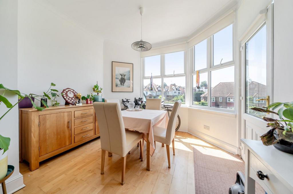 Apartment in Hove, Brighton and Hove - View 4
