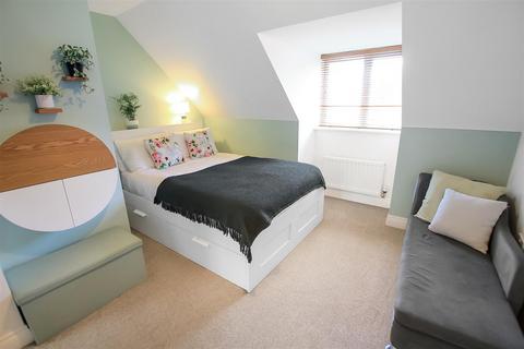 4 bedroom terraced house for sale, Wakenshaw Drive, Newton Aycliffe