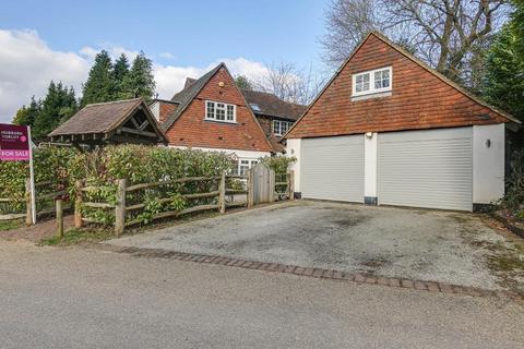 4 bedroom detached house for sale, Park View Road, Woldingham, Surrey, CR3 7DJ