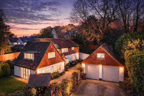 4 bedroom detached house for sale, Park View Road, Woldingham, Surrey, CR3 7DJ