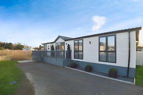 3 bedroom lodge for sale, Carnoustie Court, Tydd St Giles, Wisbech, Cambridgeshire, PE13 5NZ