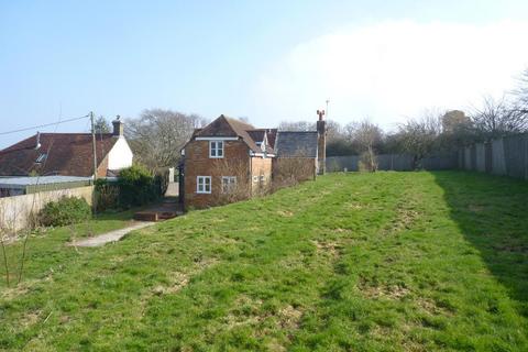 3 bedroom detached house to rent, Heathfield Road, Burwash Common, Burwash Common, TN19 7NB