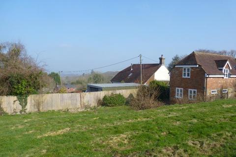 3 bedroom detached house to rent, Heathfield Road, Burwash Common, Burwash Common, TN19 7NB