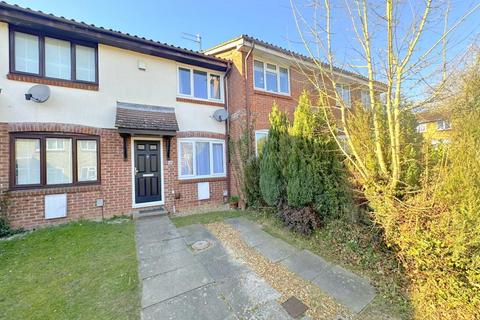 2 bedroom terraced house to rent, Pytchley Close, Bushmead, Luton, LU2 7YS