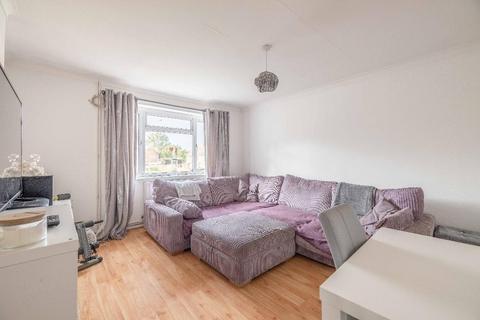 2 bedroom flat for sale, Heathway, Iver, Slough, Buckinghamshire, SL0 0BX