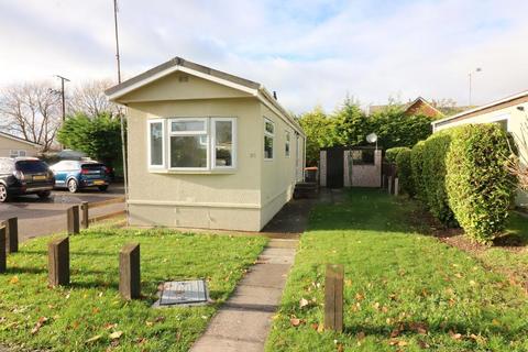 1 bedroom park home to rent, Totternhoe LU6