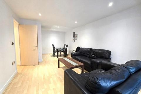 3 bedroom flat to rent, London E16