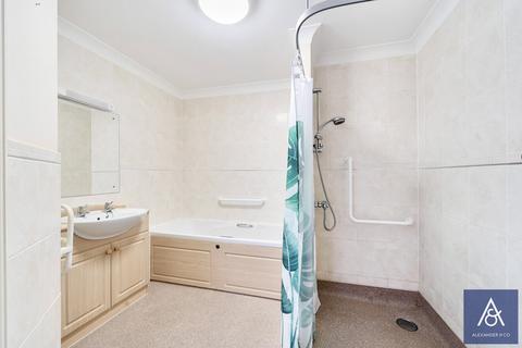 1 bedroom apartment for sale, St Rumbolds Court, Northants NN13