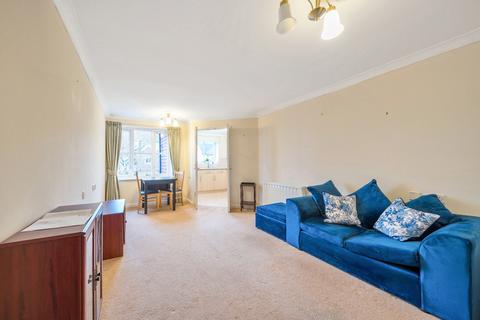 1 bedroom apartment for sale, St Rumbolds Court, Northants NN13