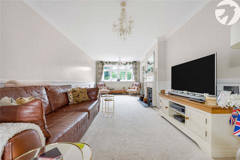 12 Rowlatt Close, Dartford, DA2 7BT