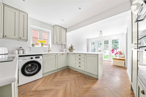 12 Rowlatt Close, Dartford, DA2 7BT