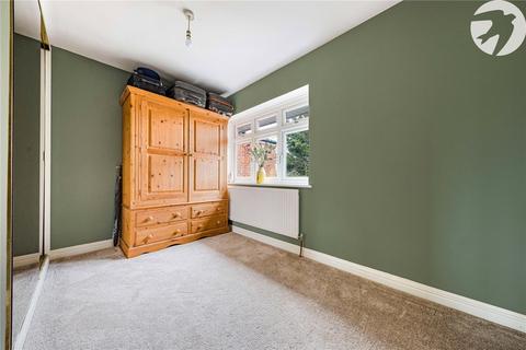 12 Rowlatt Close, Dartford, DA2 7BT