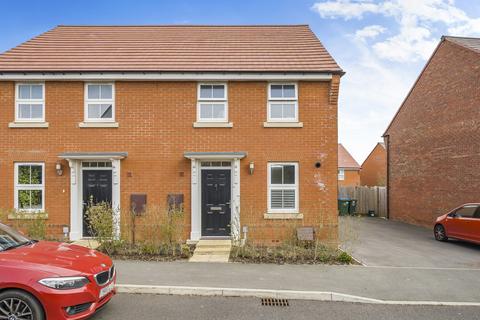 3 bedroom terraced house for sale, Toki Road, Buckinghamshire MK18