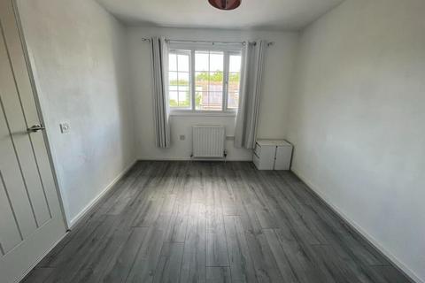 3 bedroom terraced house to rent, Orton Goldhay, Peterborough PE2