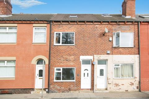 2 bedroom terraced house to rent, Wood Street, West Yorkshire WF10