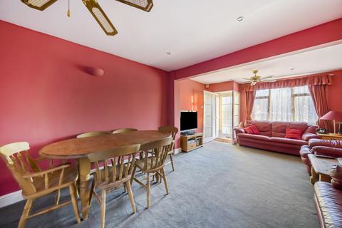 329 Commonside East, Mitcham, CR4 1HE
