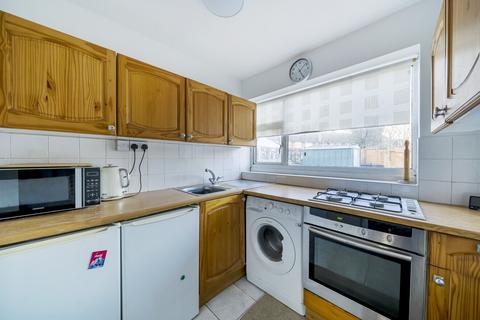 329 Commonside East, Mitcham, CR4 1HE