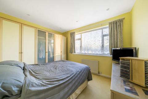 329 Commonside East, Mitcham, CR4 1HE