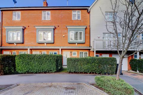 3 bedroom terraced house for sale, Greenwich Drive, Buckinghamshire HP11