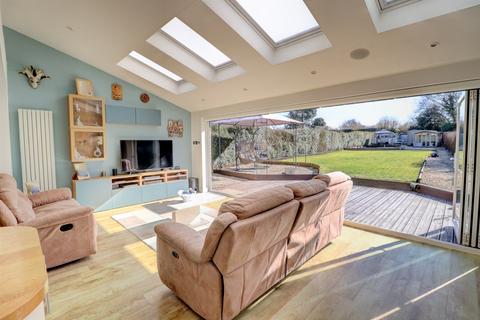 undefined, Brimmers Hill, High Wycombe HP15