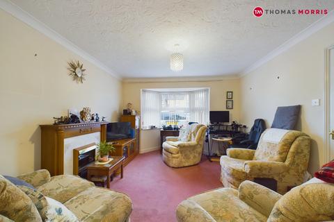 3 bedroom detached house for sale, Woodside Way, Cambridgeshire PE27