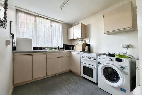 4 bedroom end of terrace house for sale, Philip Street, London E13