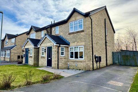 3 bedroom detached house for sale, Stonechat Close, Lancashire OL13