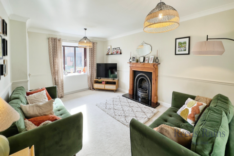 6 The Chestnuts, Hensall, Goole, DN14 0QB