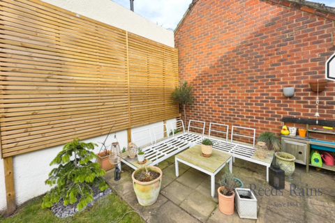 6 The Chestnuts, Hensall, Goole, DN14 0QB