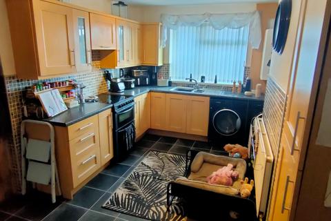 3 bedroom semi-detached house for sale, Maes Glan, Wrexham LL14