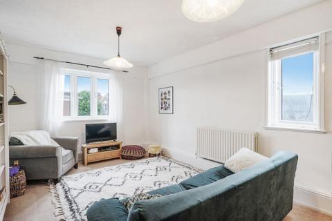 2 bedroom flat to rent, NW6