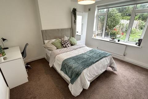 undefined, Bristol BS16