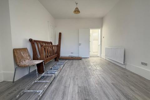 4 bedroom house to rent, Pembury Road, London