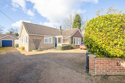 4 bedroom detached bungalow for sale, Queens Road, Fakenham