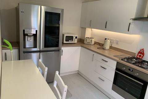 4 bedroom semi-detached house to rent, Tawny Grove, Coventry CV4