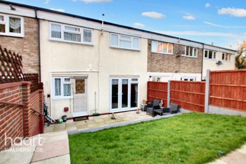 3 bedroom terraced house for sale, Churchill Avenue, Chatham